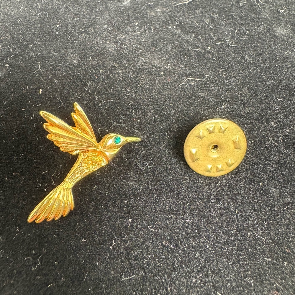 Vintage Gold Tone Hummingbird Pin with Green Eye - Picture 4 of 5